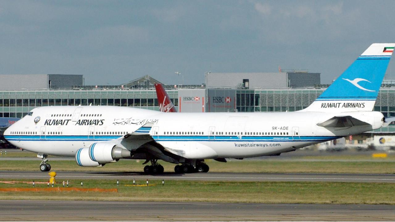 Ein Flugzeug der Kuwait Airways landet auf dem Flughafen London Heathrow.