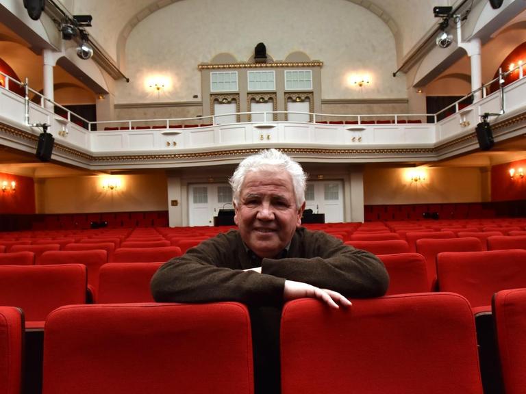 Der Schauspieler Peter Millowitsch in seinem Theater, das demnächst schließen wird.