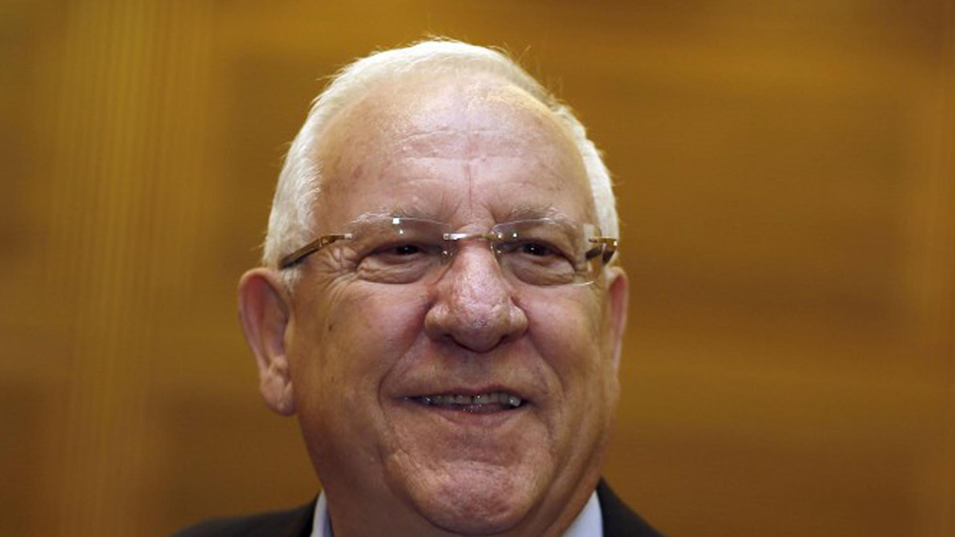 Reuven Rivlin lacht.