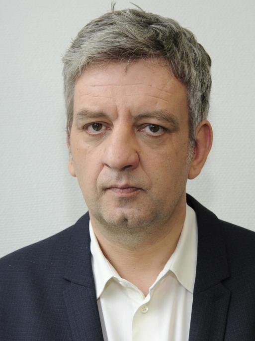 Porträt von Thomas Vašek.