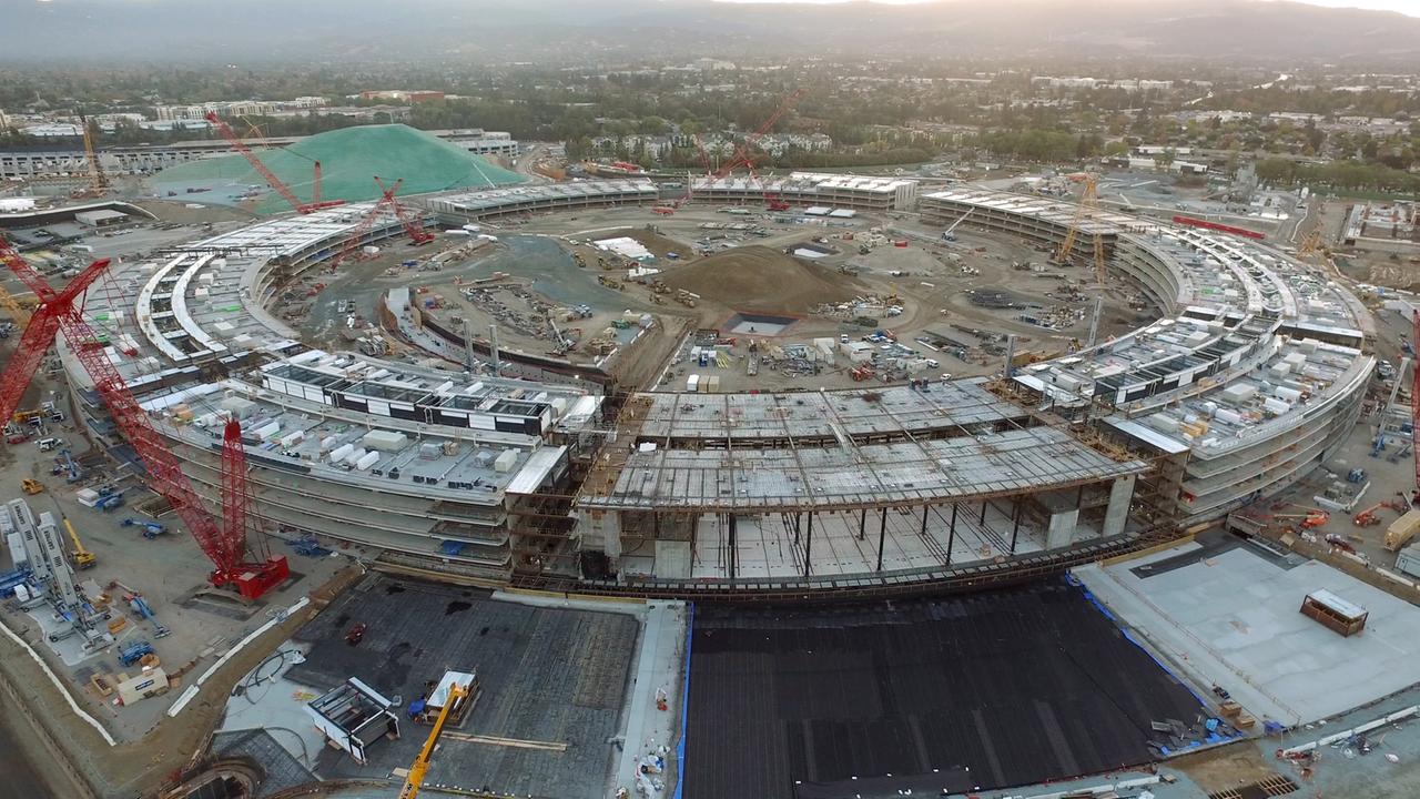 Der neue Apple Campus entsteht in Cupertino, Silicon Valley.