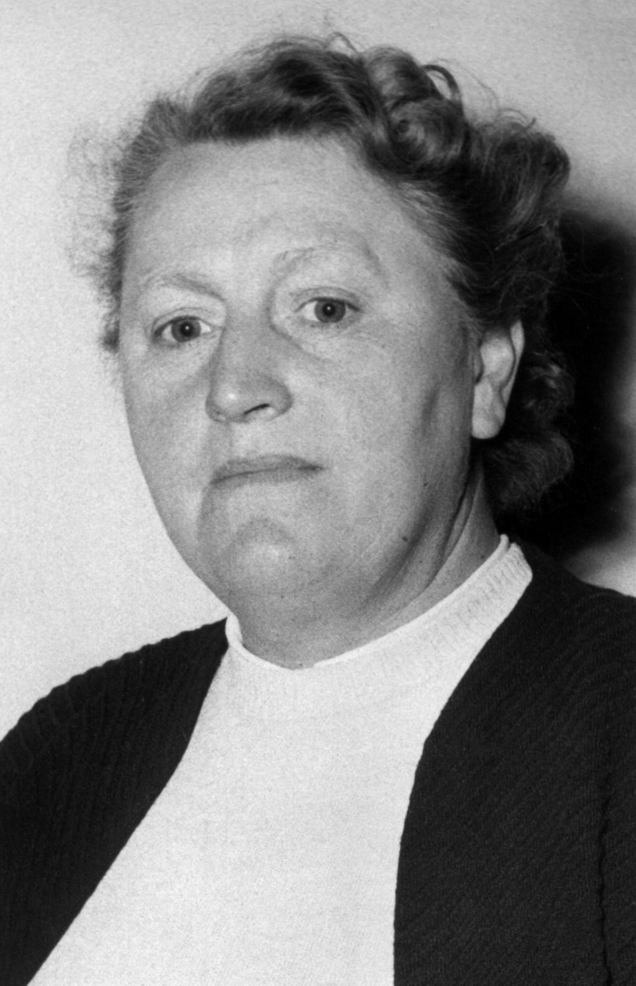 Dr. Elisabeth Selbert im Jahr 1953. Die als "Mutter des Grundgesetzes" bezeichnete SPD-Politikerin sorgte als Mitglied im Parlamentarischen Rat für die Verankerung des Gleichberechtigungs-Grundsatzes. Elisabeth Selbert wurde am 22. September 1896 in Kassel geboren und verstarb ebenda am 9. Juni 1986. | Verwendung weltweit