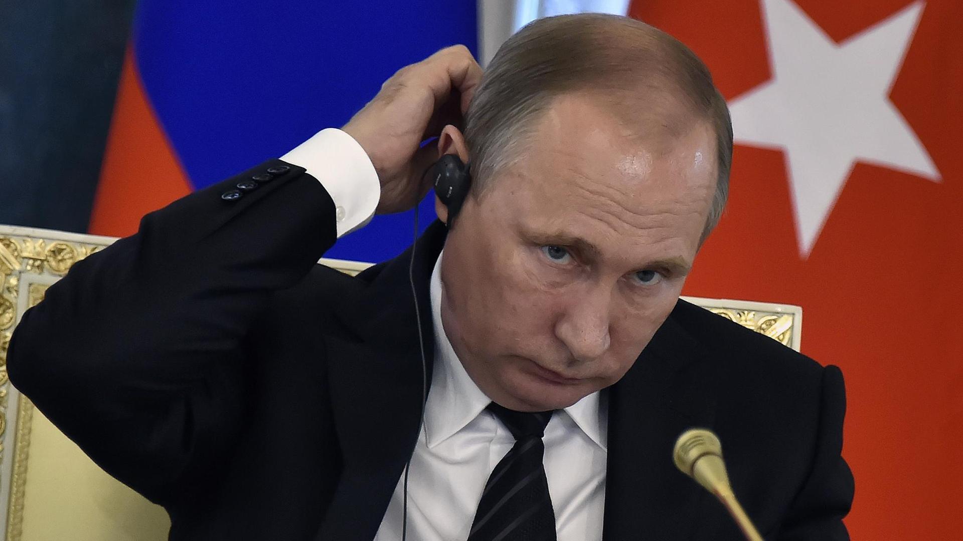 Der russische Präsident Wladimir Putin während einer Pressekonferenz in Sankt Petersburg