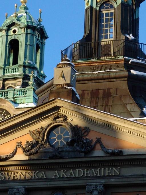 Dachspitze der Schwedischen Akademie in Stockholm: Hier werden jedes Jahr die Nobelpreise bekanntgegeben.