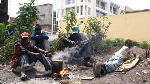 Arm trifft auf Reich in Arusha 2008.