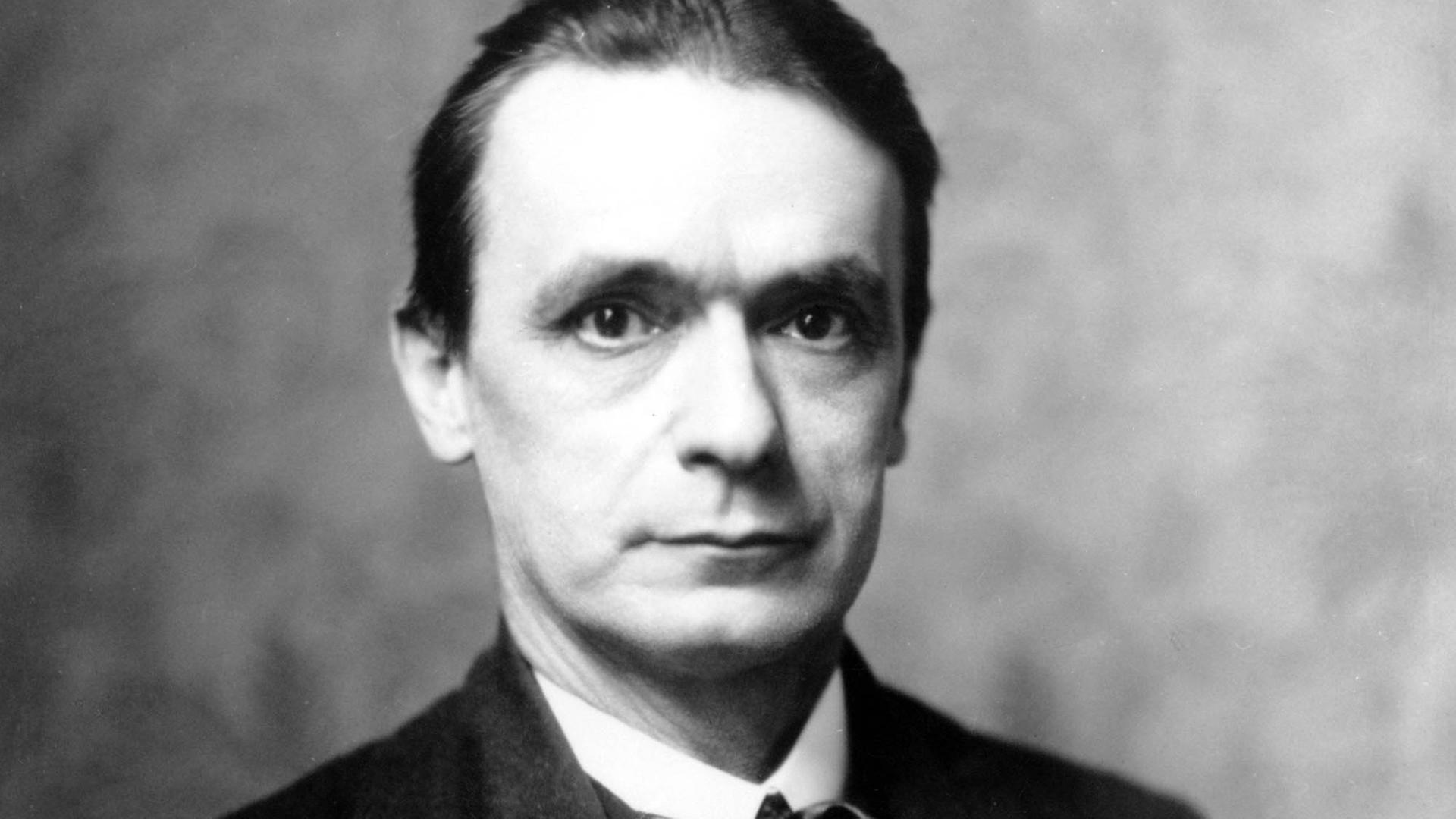 Undatiertes Porträt des österreichischen Anthroposophen Rudolf Steiner