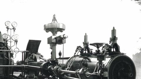 Die Einführung und Verbreitung der Dampfmaschine führte zu einer Intensivierung der Industrieproduktion.