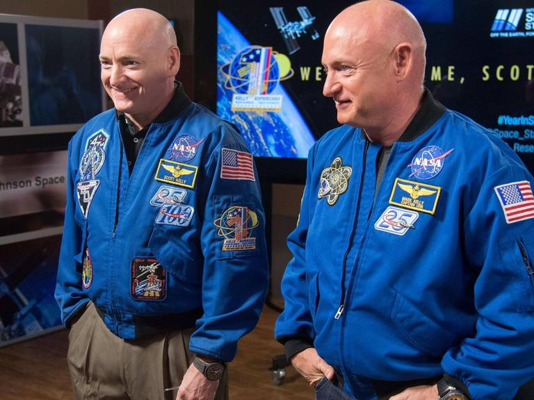 Der NASA-Astronaut Scott Kelly und sein Zwillingsbruder Mark in Houston, Texas (USA), März 2016.