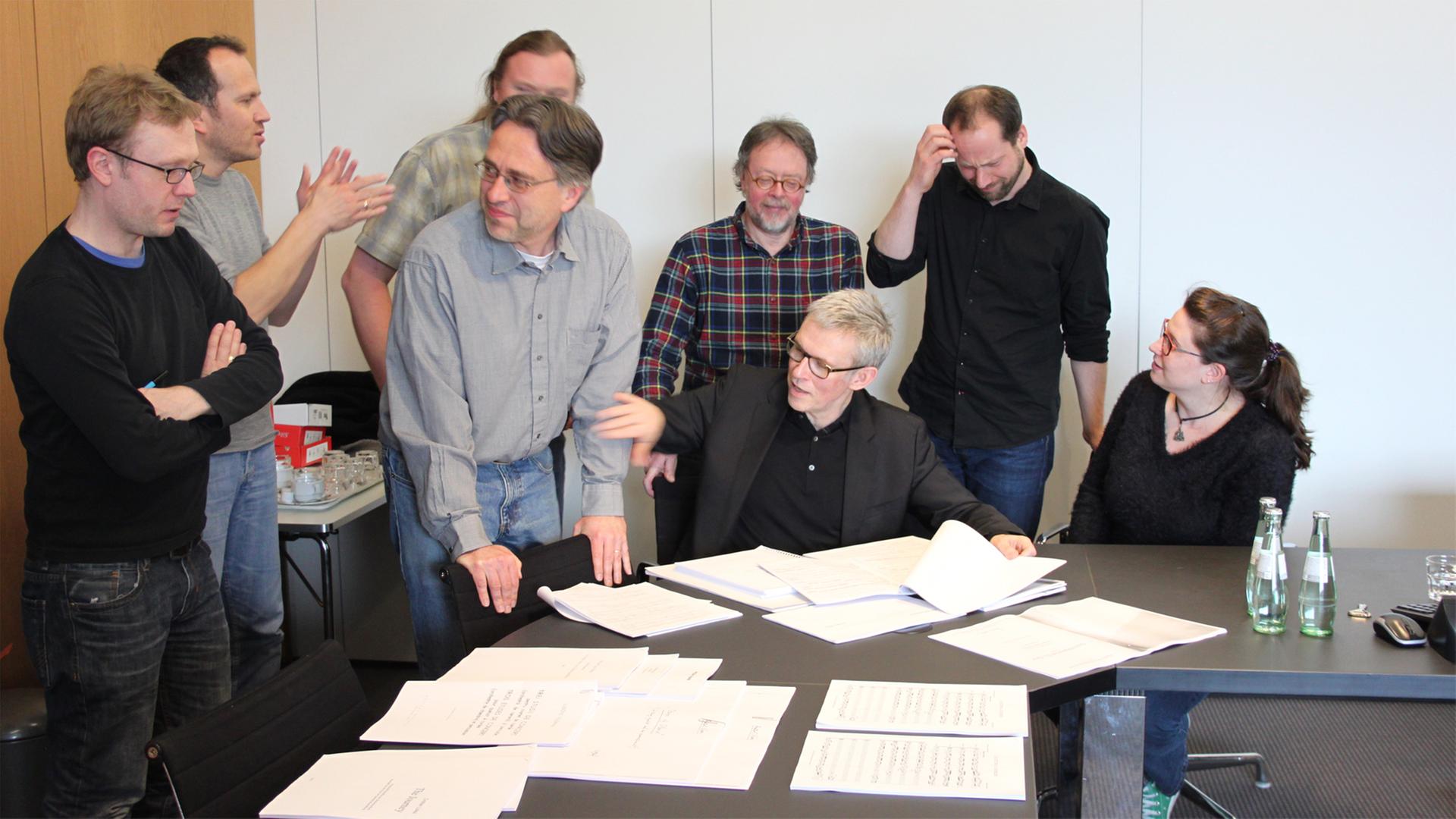 Von links nach rechts sind auf dem Bild zu sehen: Daniel Dietmann, Michael Morawietz, Robert Schneider, Dirk Ehrlert, David Smeyers, Frank Kämpfer, Allan Gretzky, Jeanette Singer Von links nach rechts sind auf dem Bild zu sehen: Daniel Dietmann, Michael Morawietz, Robert Schneider, Dirk Ehrlert, David Smeyers, Frank Kämpfer, Allan Gretzky, Jeanette Singer