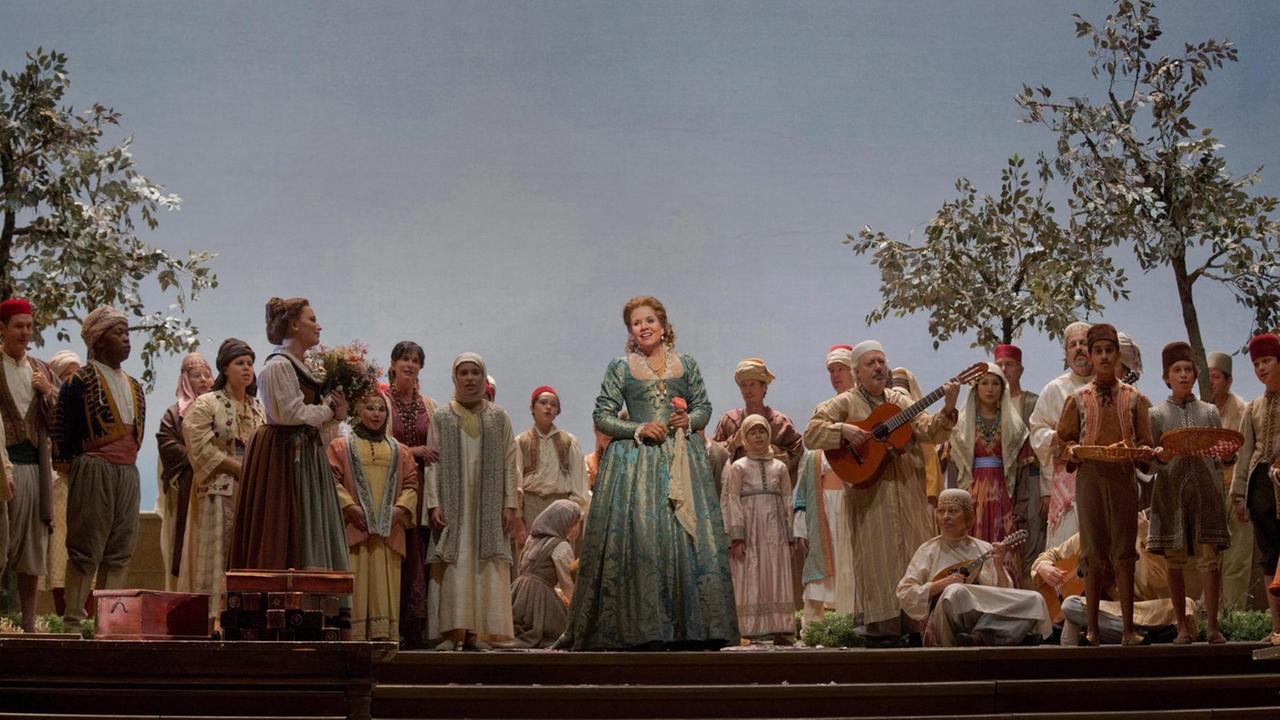 Sängerin Renee Fleming als Desdemona in einer Inszenierung von Verdis Oper "Othello" an der Metropolitan Opera in New York im Oktober 2012.