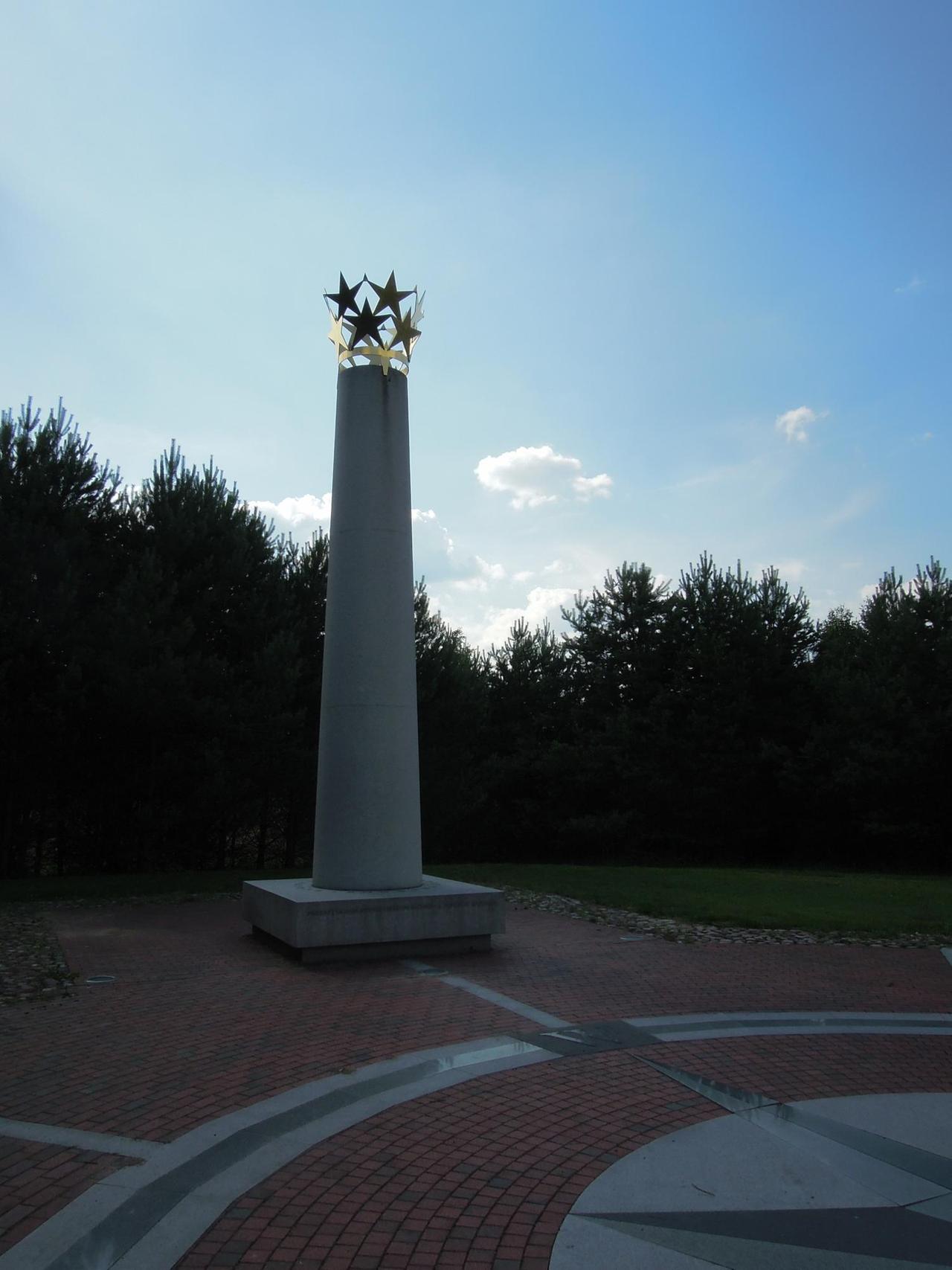 Stele am geografischen Mittelpunkt Europas in Purnuskes, Litauen