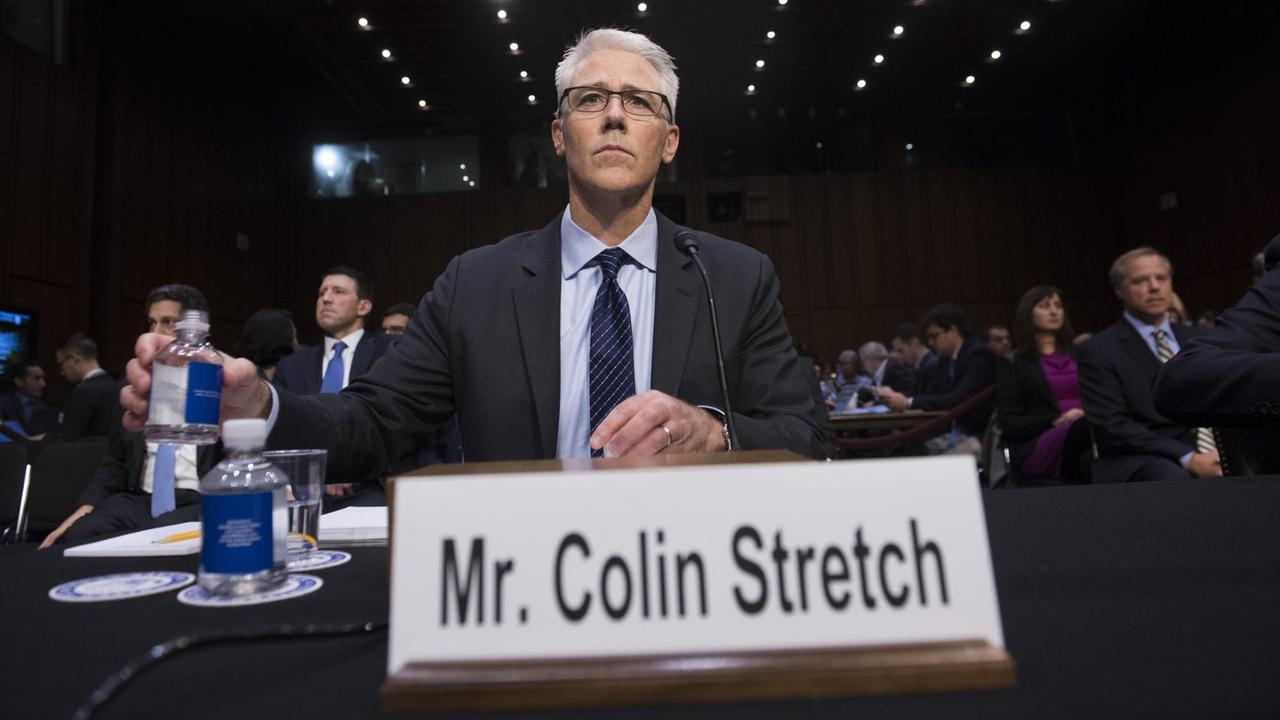 Der Vizechef und Jurist von Facebook, Colin Stretch, vor dem US-Senat.