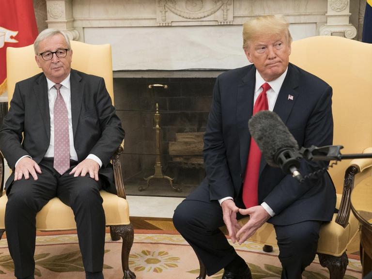 US-Präsident Trump spricht mit EU-Kommissionspräsident Juncker über Handelsfragen - Kevin Dietsch / Pool via CNP