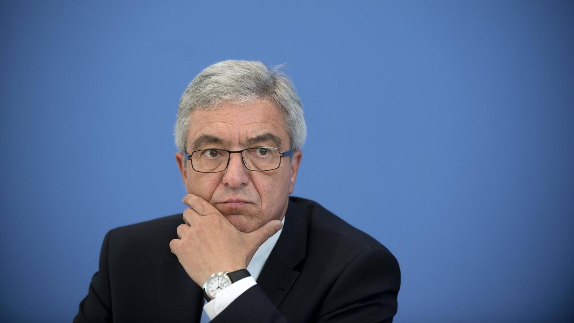 Roger Lewentz (SPD), Innenminister in Rheinland-Pfalz. Roger Lewentz (SPD), Innenminister in Rheinland-Pfalz.