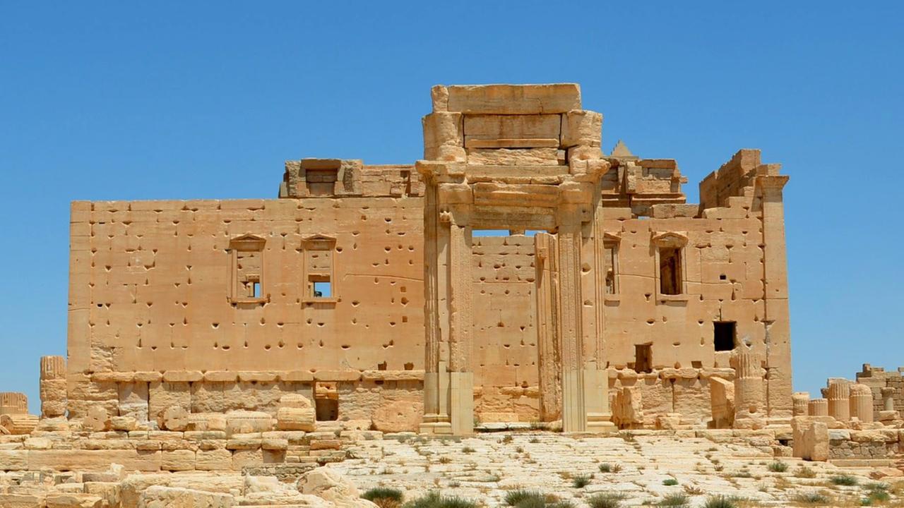 Man sieht den Baal-Tempel in der syrischen Stadt Palmyra. So sah er früher aus. Jetzt ist der Tempel kaputt.
