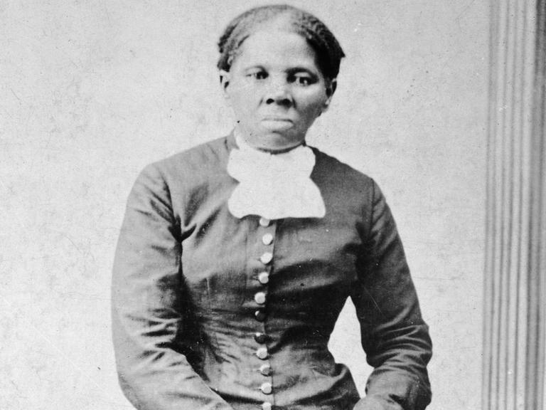 Porträt der Fluchthelferin Harriet Tubman, die im 19. Jahrhundert vielen Sklaven zur Freiheit verhalf.