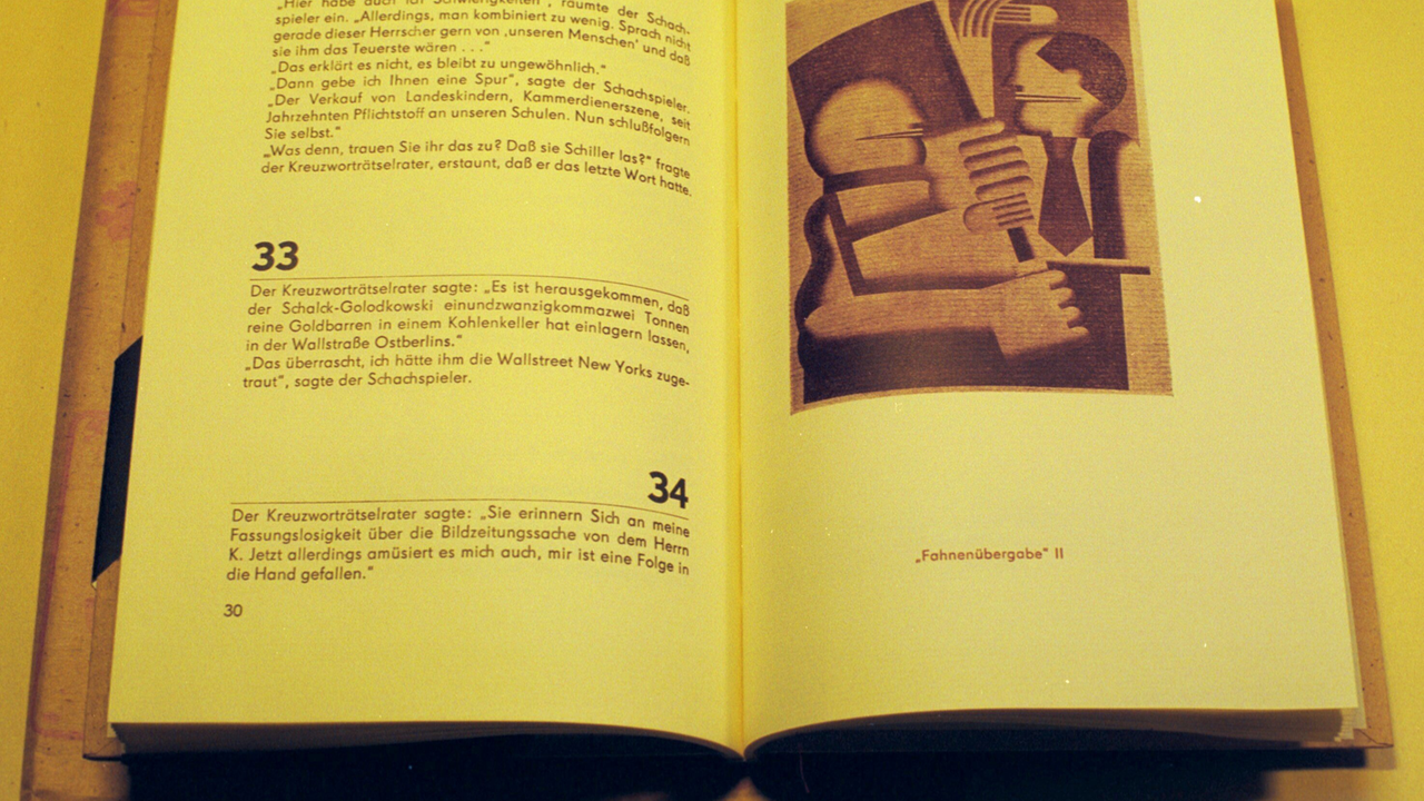 Das letzte Buch der DDR, mit dem Christian Ewald für gesamtdeutsche Furore sorgte: Auf der Frankfurter Buchmesse 1990 präsentierte er die "Ostberliner Treppengespräche" von Jan Silberschuh. 