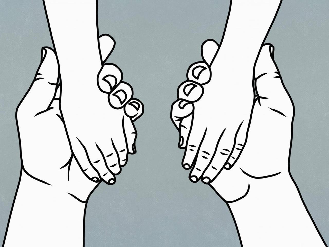 Zwei Hände eines Erwachsenen halten die Hände eines Kindes.