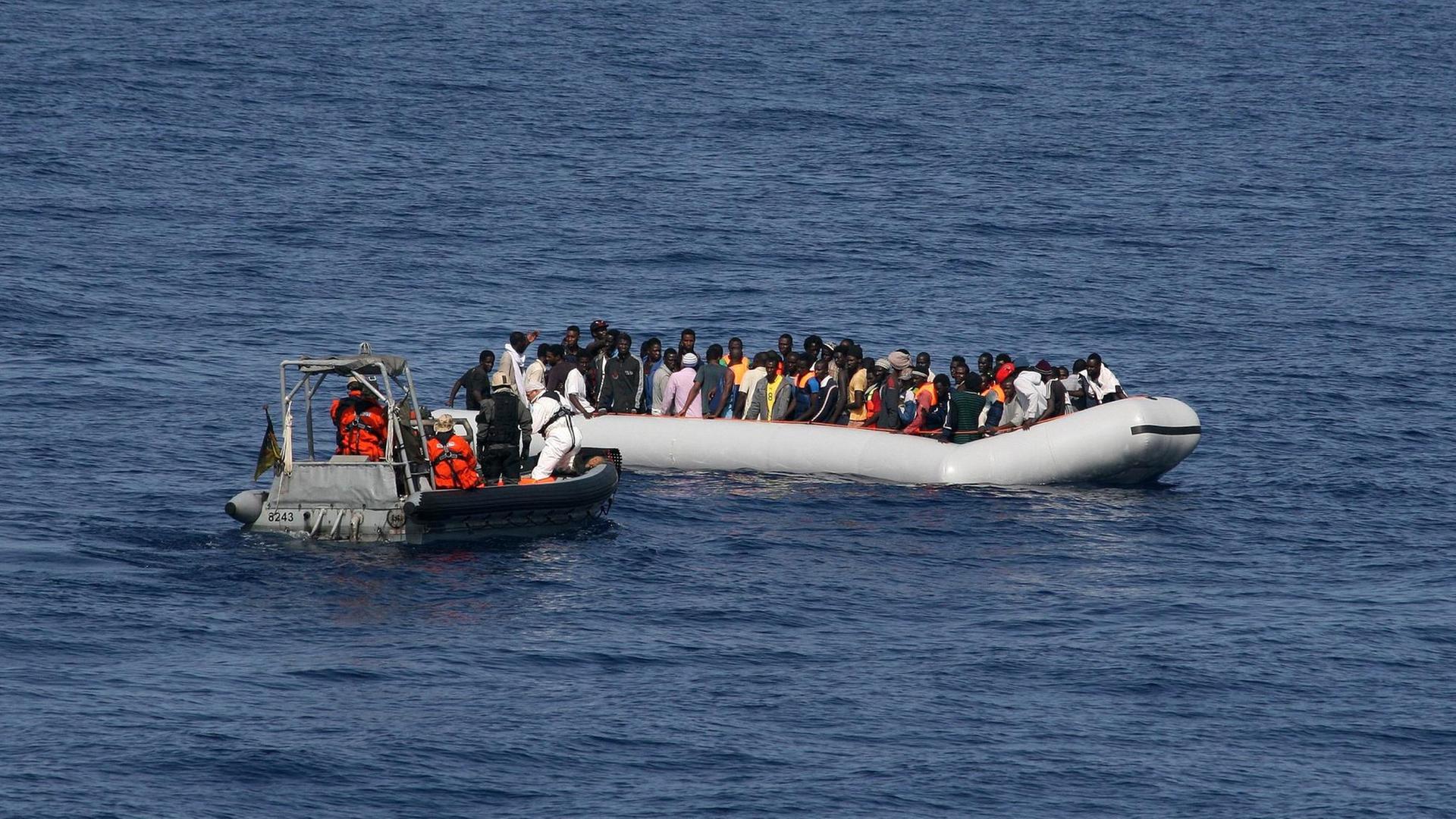 Schiffbrüchige vor der libyschen Küste.