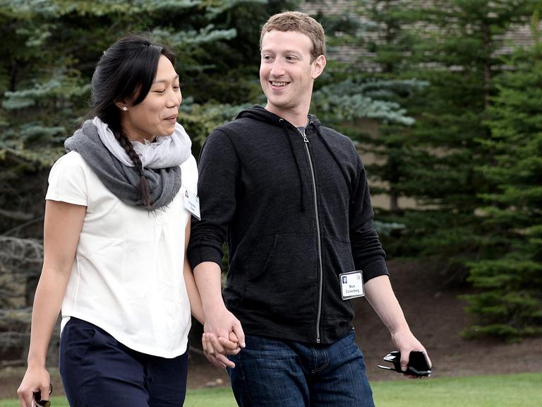Geben sich sozial: Facebook-Gründer Mark Zuckerberg und seine Frau Priscilla Chan.