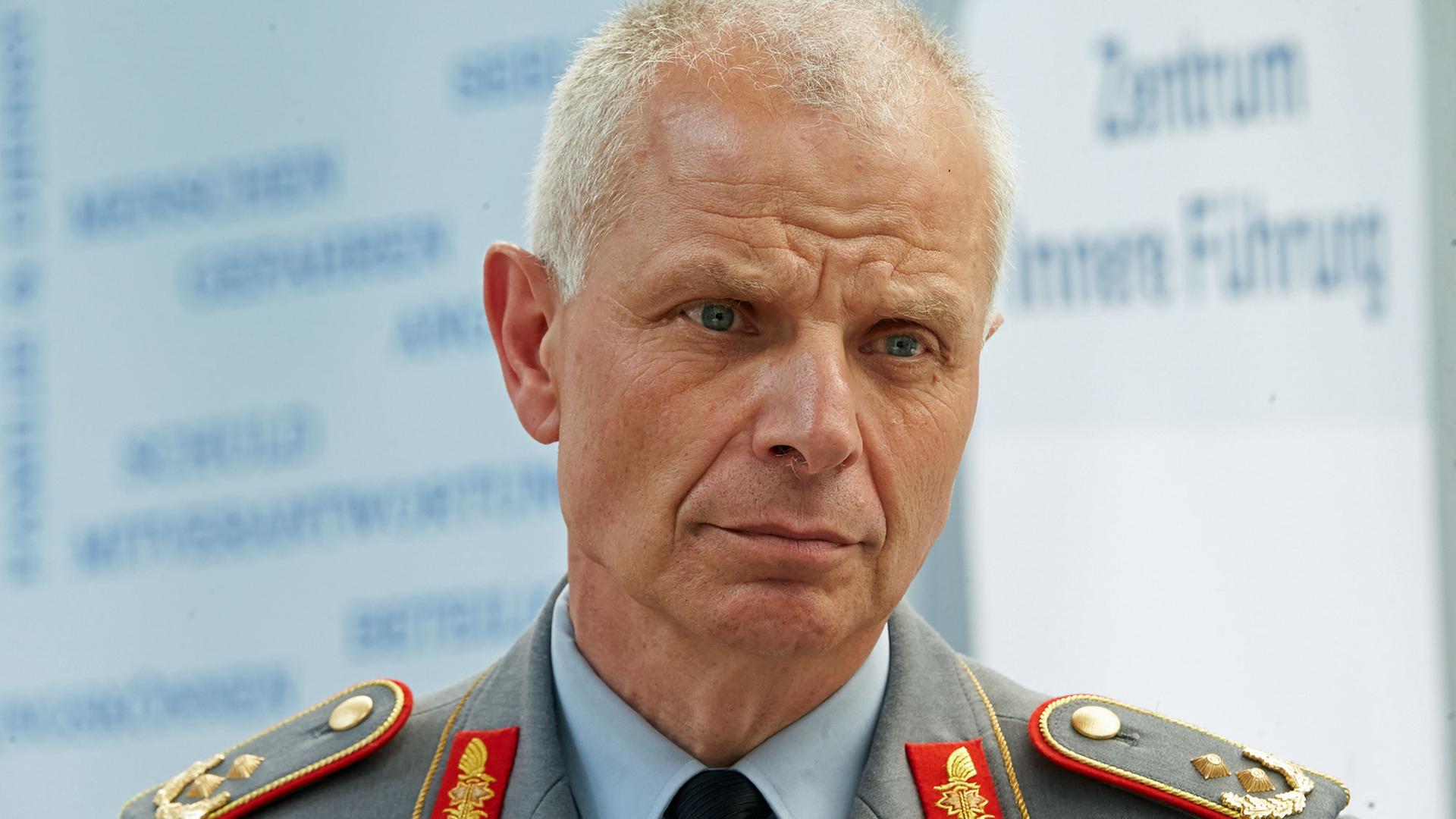 Generalmajor Jürgen Weigt, Kommandeur des Zentrum Innere Führung der Bundeswehr in Koblenz (Rheinland-Pfalz) aufgenommen am 15.04.2015.