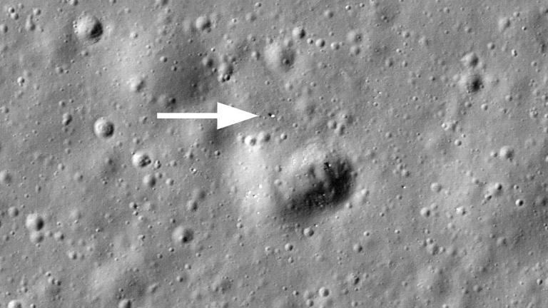 Lunochod-1 steht noch immer auf dem Mond, hier fotografiert vom Lunar Reconnaissance Orbiter im Jahr 2017