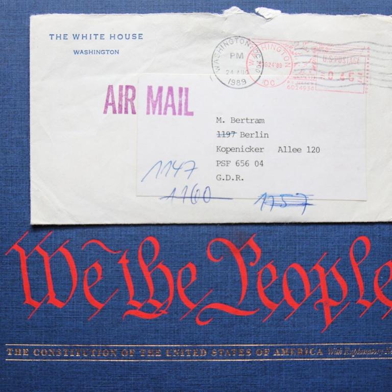 Ein Briefumschlag mit Absender "The White House" an  "M. Bertram" von 1989