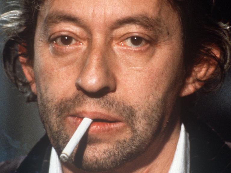 Der französische Chansonnier, Rocksänger, Komponist und Schauspieler Serge Gainsbourg (1928-91) im Jahr 1980