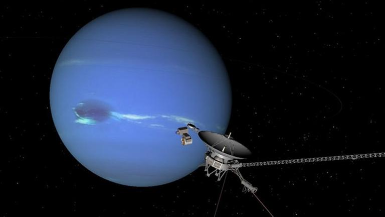Eine Zeichnung der Voyager 2 vor dem Planeten Neptun.