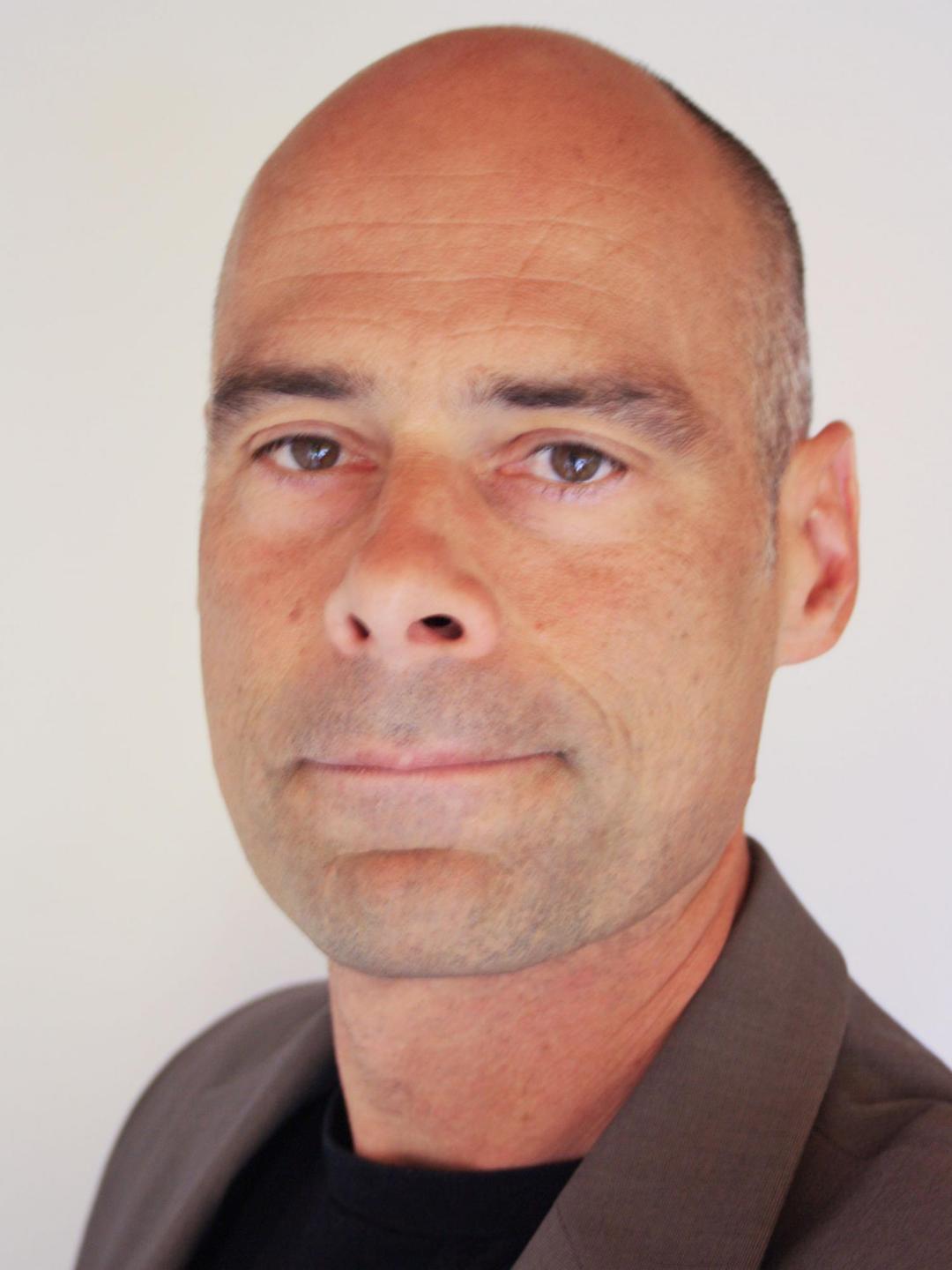 Portraitfoto von Prof. Dr. Stefan Gössling