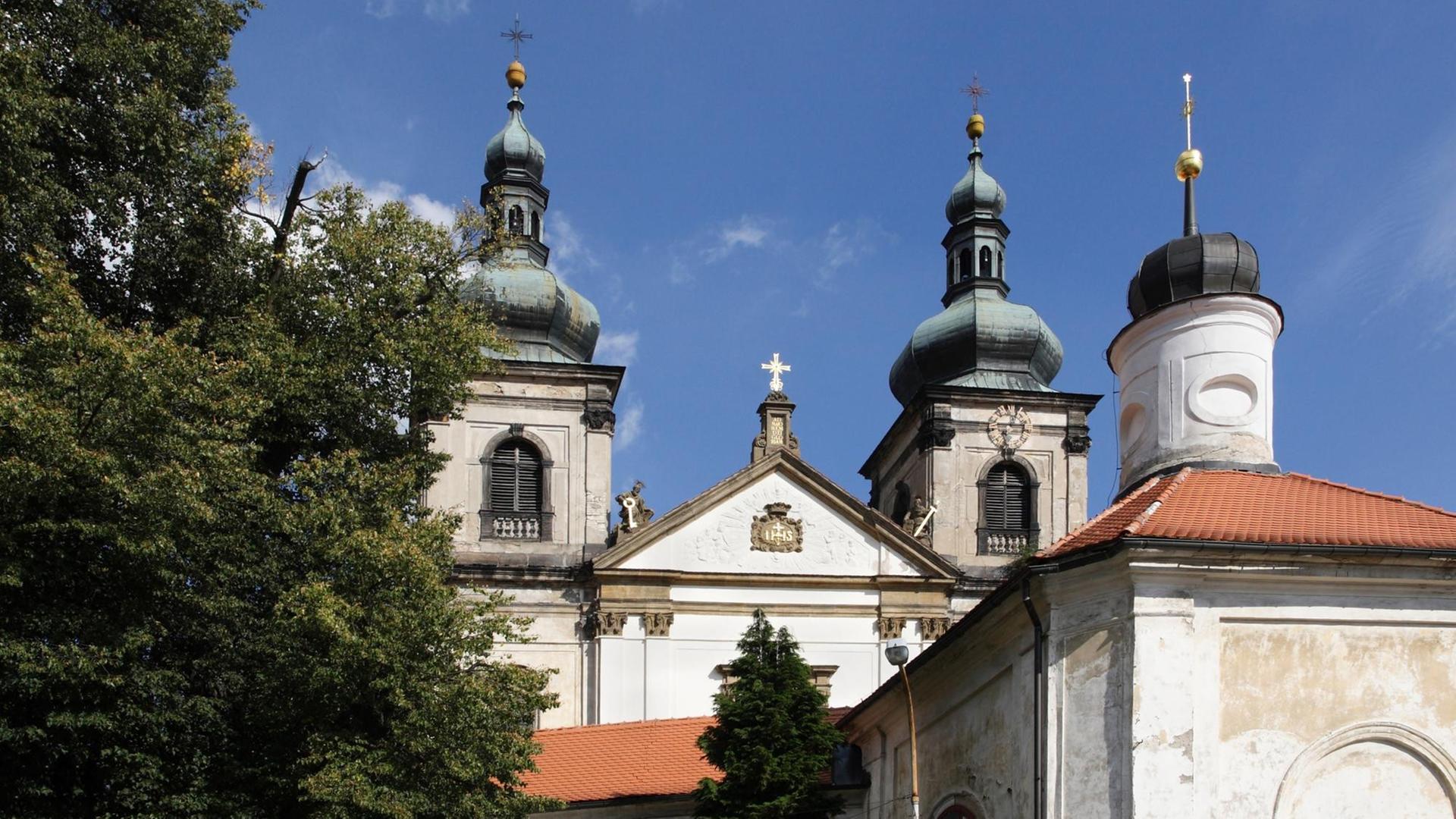 Die Wallfahrtsbasilika St. Maria von den sieben Schmerzen (Mater-Dolorosa-Kirche) in Krupka (Graupen) in Tschechien gehört zu den bedeutendsten Barock-Wallfahrtsorten Mitteleuropas.