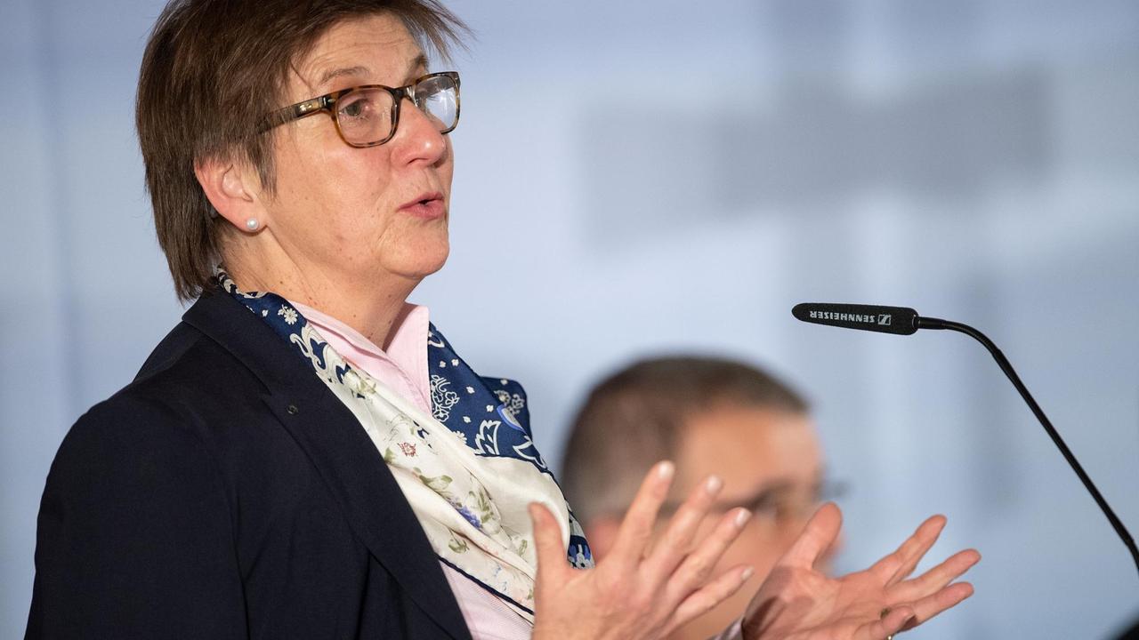 Claudia Lücking-Michel spricht auf der Herbstvollversammlung des ZdK