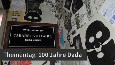 Ein Treppenflur im Cabaret Voltaire in Zürich.