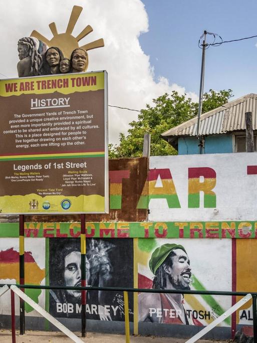 Blick auf die 1st Street in Trenchtown in Jamaikas Hauptstadt Kingston