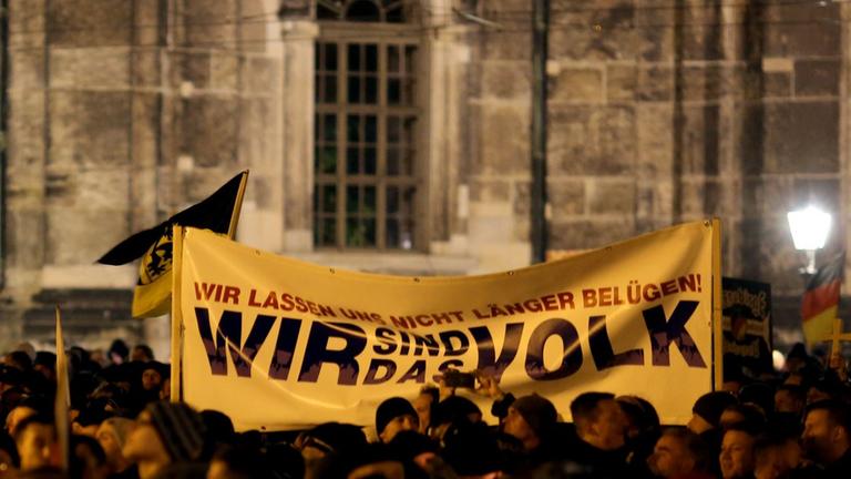 Sie wollen "das Volk" sein: Pegida-Demonstranten am 22. Dezember 2014 in Dresden