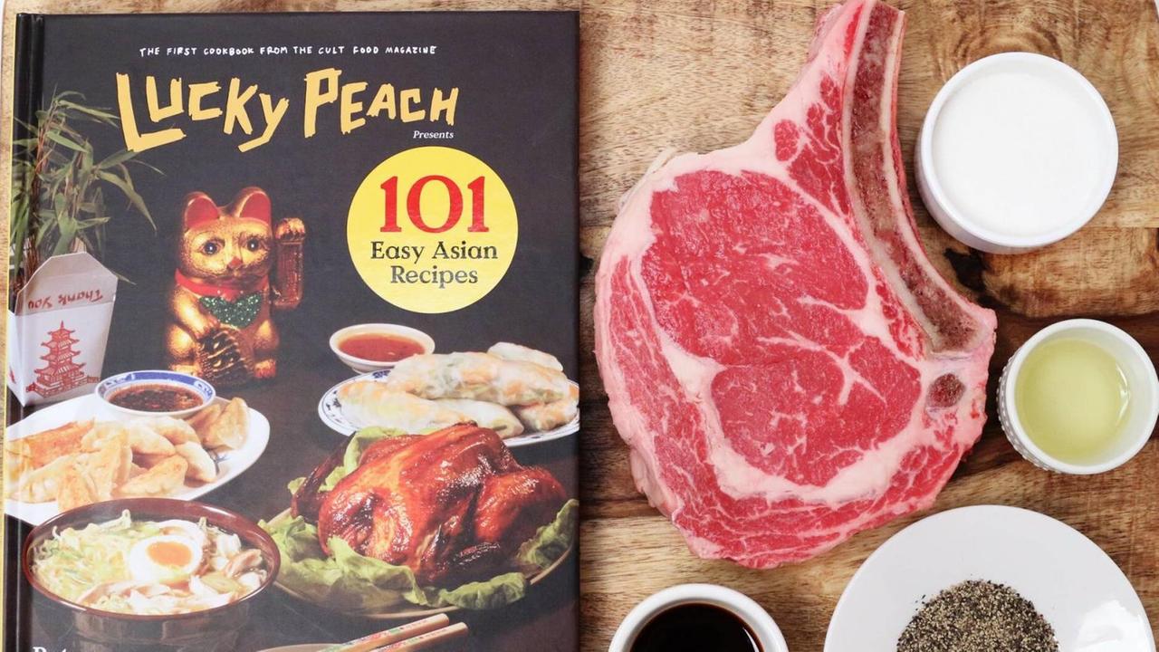 Eine Ausgabe der US-Zeitschrift "Lucky Peach" aus dem Oktober 2015 mit dem Titel "101 einfache asiatische Rezepte".