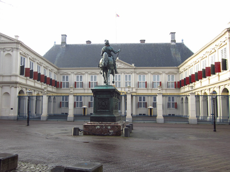Der Paleis Noordeinde in Den Haag - Amtssitz der niederländischen Monarchie