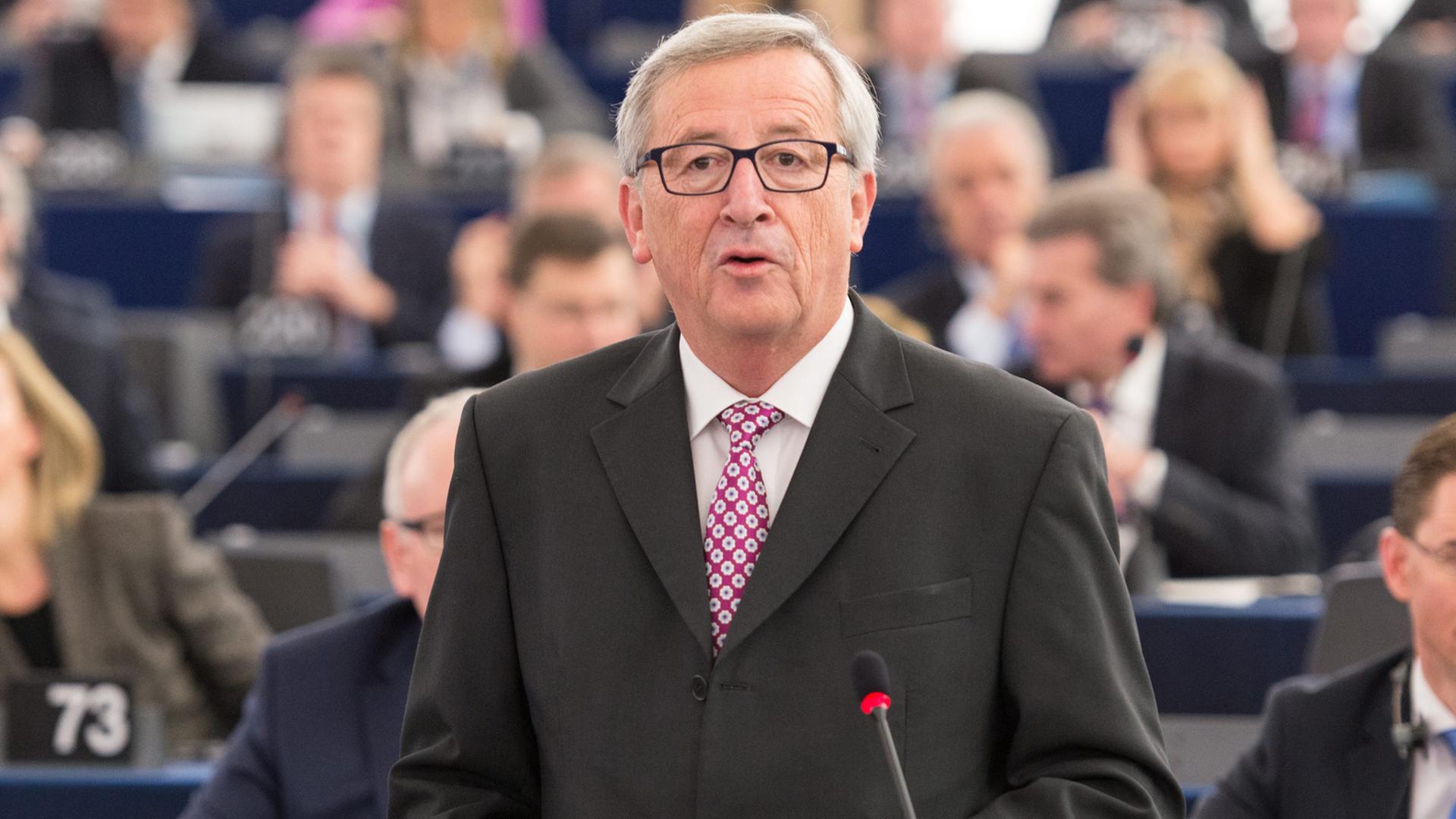 EU-Kommissionspräsident Jean-Claude Juncker stellt sein Investitionsprogramm vor.