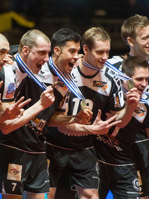 Die BR Volleys feiern ihren dritten Platz bei der Champions League