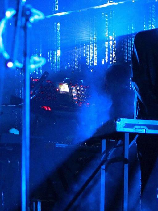 Die britische Trip-Hop-Band Massive Attack beim Konzert auf dem Sonar Music Festival in Barcelona 2014.