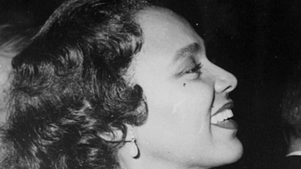Die amerikanischen Sängerin und Schauspielerin Dorothy Dandridge in einer Profilaufnahme - fotografiert im Mai 1957
