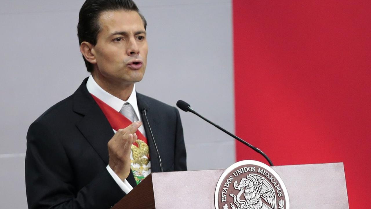 Mexikanischer Präsident Pena Nieto spricht im Parlament