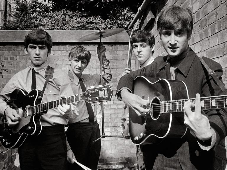 Beatles backyard 1963