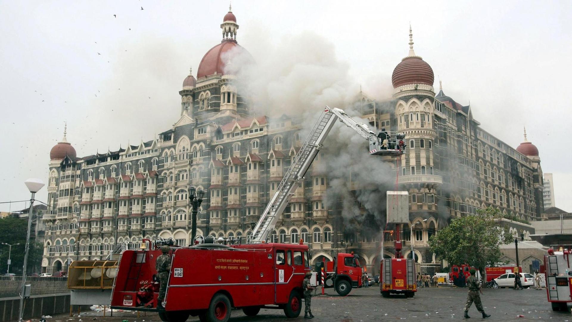 Sicherheitskräfte haben Taj Mahal-Hotel nach der Anschlagsserie in Bombay wieder unter Kontrolle gebracht.