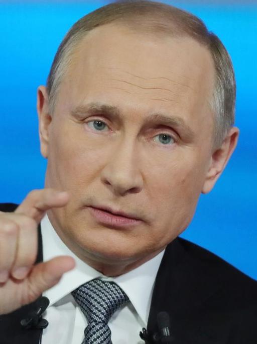 Russlands Präsident Wladimir Putin in der Fragestunde