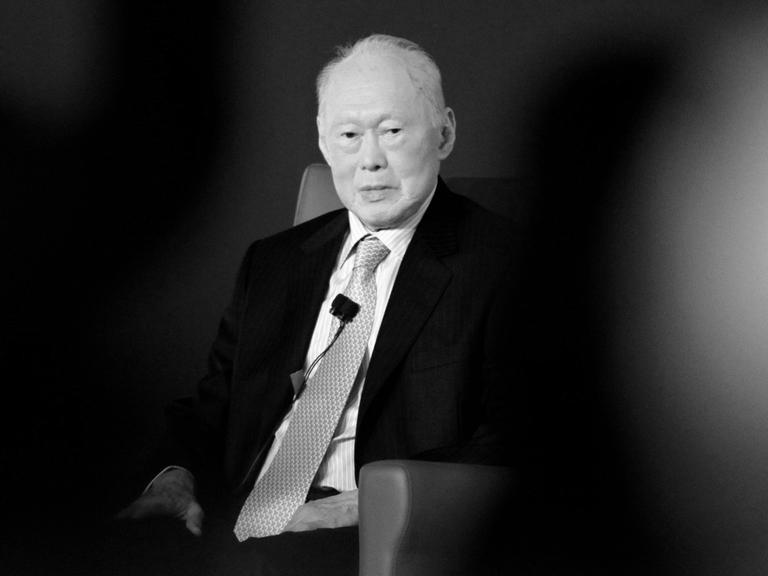 Der Staatsgründer von Singapur, Lee Kuan Yew, ist im Alter von 91 Jahren gestorben.