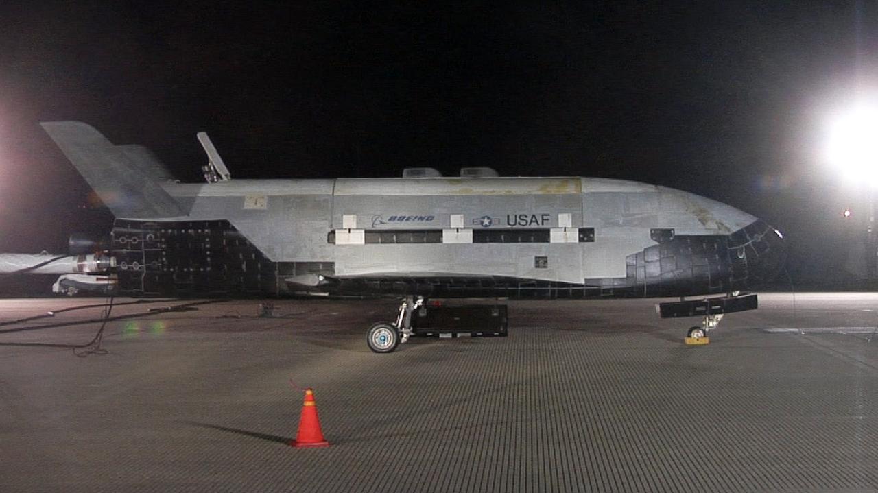 Ein "Weltraumflugzeug" vom Typ X-37 nach einem früheren Flug 