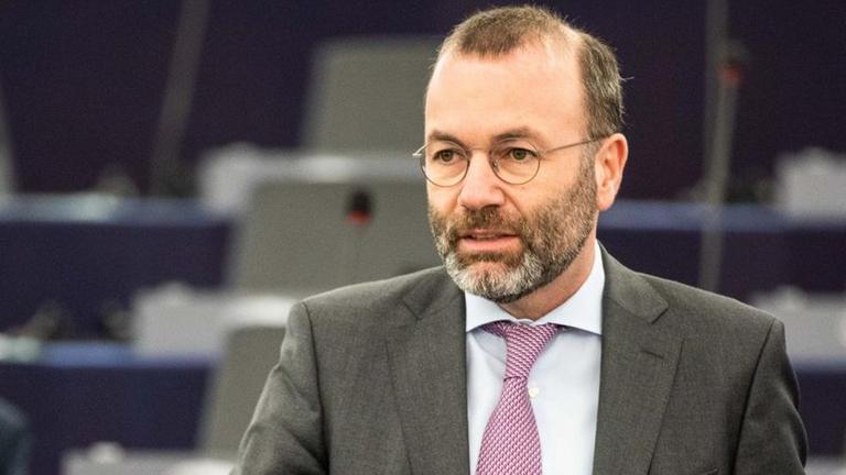 Manfred Weber (CSU), Fraktionsvorsitzender der EVP, spricht während einer Sitzung im Plenarsaal des Europäischen Parlaments