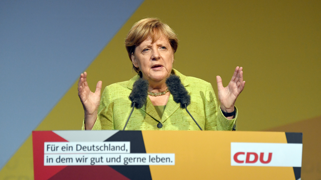 Bundeskanzlerin Angela Merkel redet während einer Wahlkampfveranstaltung der CDU in Finsterwalde
