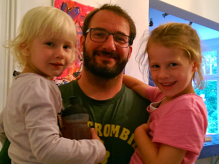 Ex-Fußballprofi Christian Maly mit seinen Töchtern